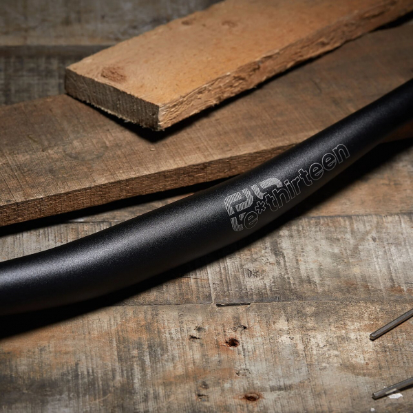 Руль и комплектующие E Thirteen Base Handlebar 780х35х35mm black - купить в Москве
