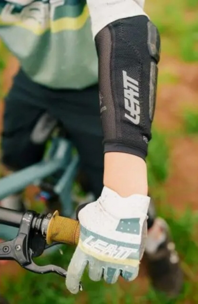 Налокотники Leatt подростковые ReaFlex Hybrid Elbow Guard Junior, Black - купить в Москве